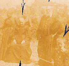 1895 i bisnonni Carlo e Isabella Ciapponi a Stabio (Canton Ticino) con il piccolo Carlo Alberto